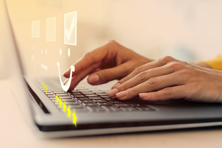 Le recensioni online dei parcheggi aeroportuali: quanto sono affidabili davvero