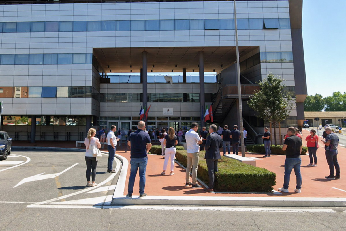 Parcheggi aeroportuali a Fiumicino: da rivoluzione a caos normativo, storia di un settore lasciato a metà